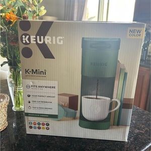 Keurig Mini- emerald green, brand new in box